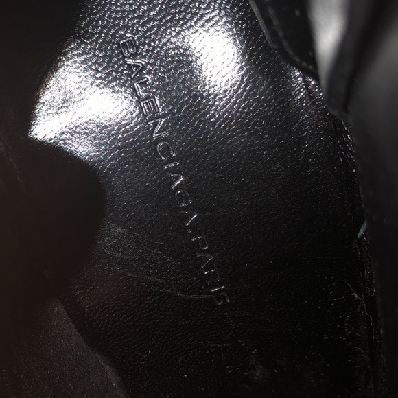 Balenciaga RUNWAY Futuristic Snakeskin Booties - Picture 7 of 9